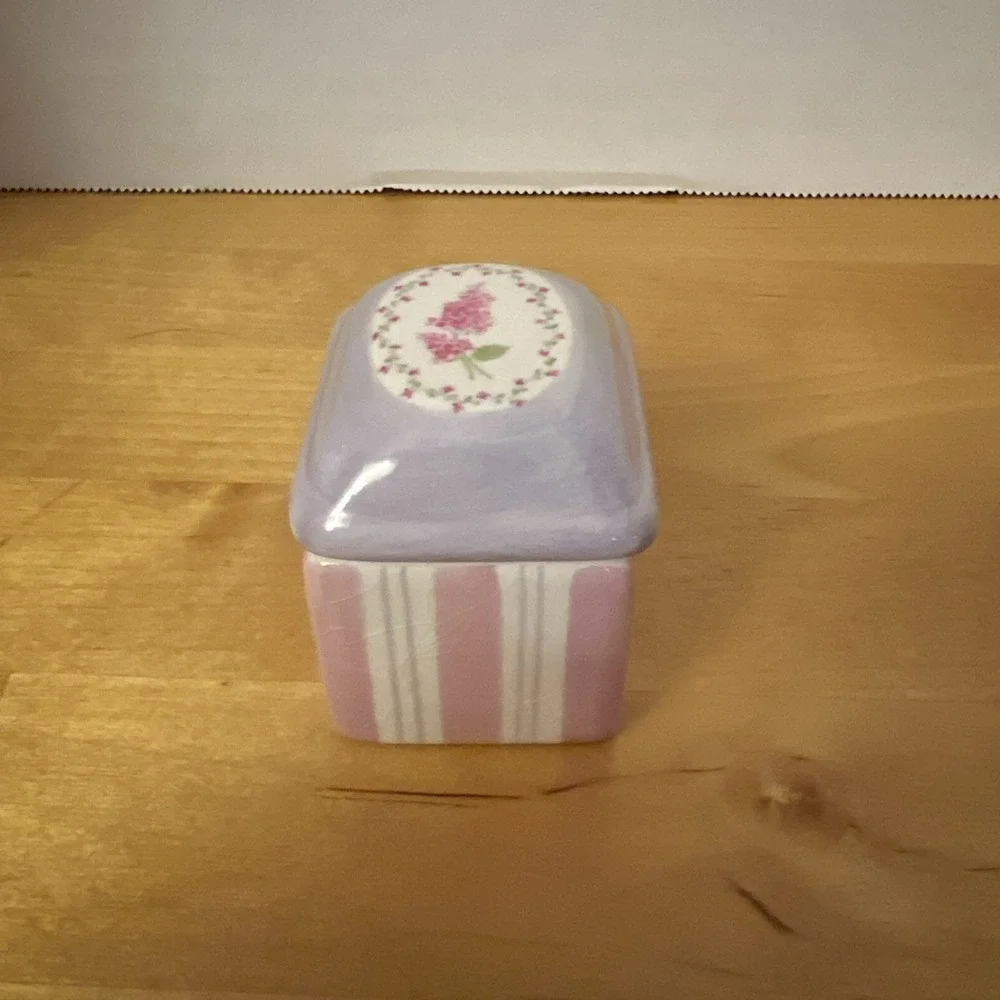 Trinket Box Purple Forget Me Nots Eternal Box ~ Demdaco 2004~Flowers Jewelry Box